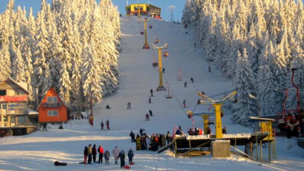 Copil rănit după ce a fost lovit în față de un dispozitiv al teleschiului - partie43685000-1357655254.jpg
