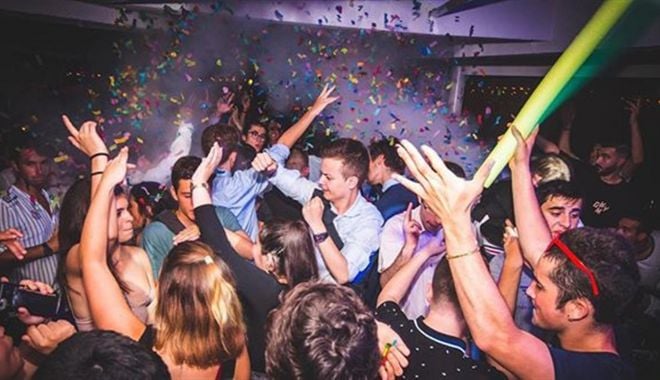 Spania a înregistrat un nou record de cazuri de Covid-19 - party-1625681404.jpg