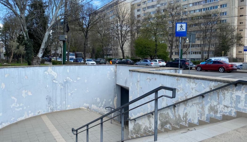 Pasajele groazei din Constanța, WC-uri publice și adăposturi pentru oamenii străzii