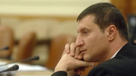 Deputatul Dan Păsat, interceptat de procurori negociind serviciile unor prostituate - pasat-1305720086.jpg