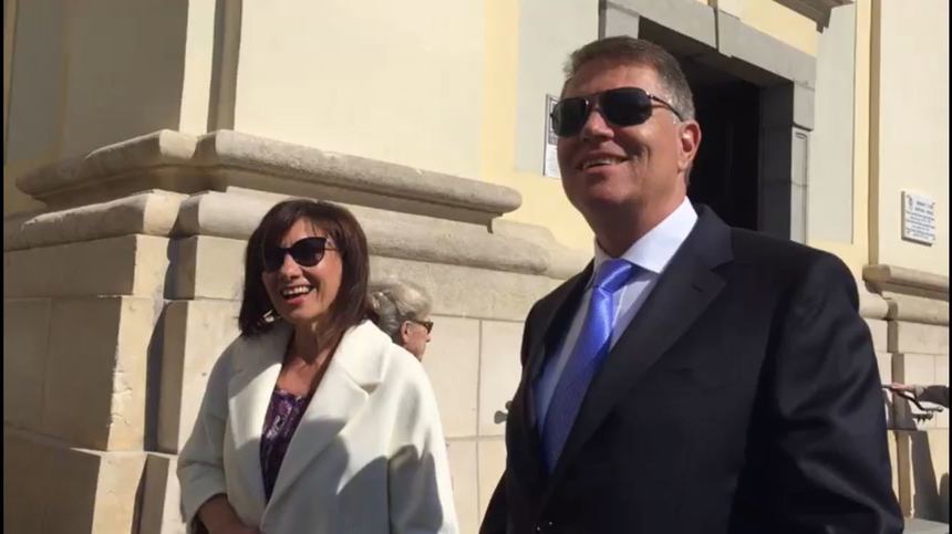 Klaus Iohannis, la slujba din prima zi de Paşte: 