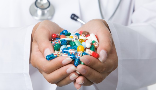 Astăzi, ziua europeană a informării despre antibiotice - pastile-1384771784.jpg