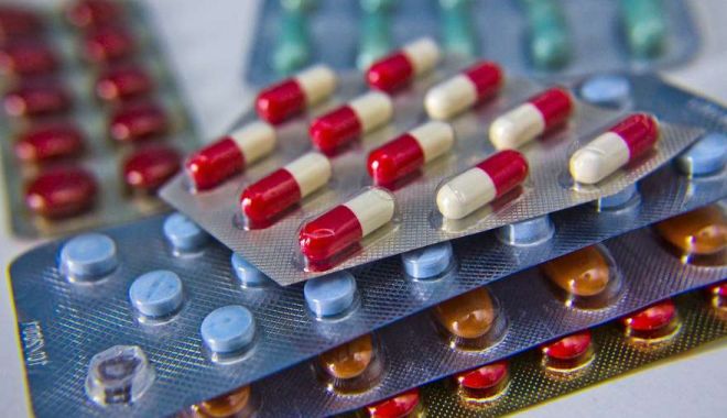 Avertisment: România rămâne fără medicamente pentru persoanele cu HIV/SIDA - pastile-1542833467.jpg