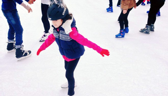 Promoțiile cu care vă așteaptă unicul patinoar constănțean - patinoar-1391187923.jpg