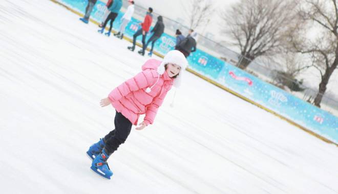Primăria Constanța invită copiii la patinoar - patinoar-1454923564.jpg