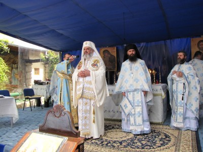 Sute de credincioși au participat la hramul Mănăstirii Sfânta Maria Techirghiol - patriarhullamanastireasfmaria400-1313434153.jpg