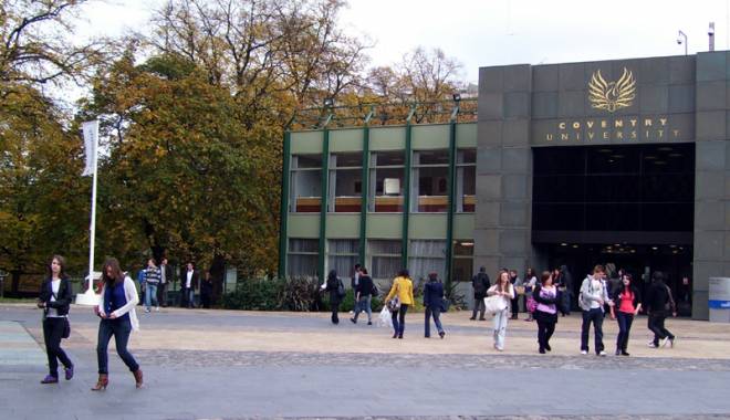 Patru universități britanice recrutează studenți români - patruuniversitati-1435076355.jpg