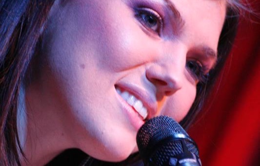 Paula Seling va concerta diseară, în clubul Phoenix - paulaseling1317931228-1317936381.jpg