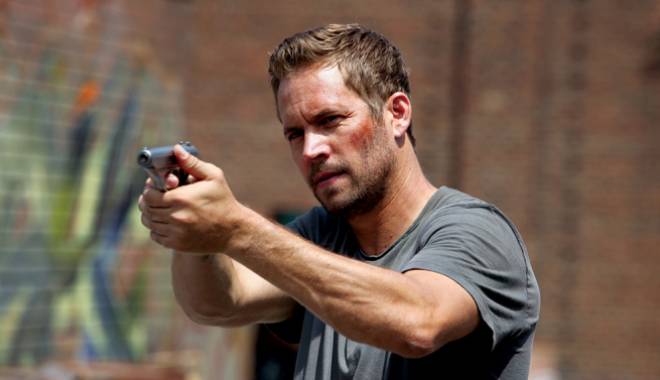 Tatăl lui Paul Walker cere 2 milioane de dolari de la familia șoferului mașinii în care a murit actorul - paulwalkerbrickmansions-1420111833.jpg