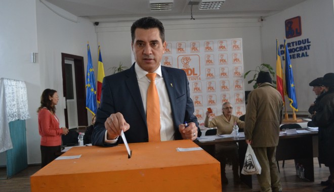 Democrat-liberalii constănțeni și-au votat candidatul la președinție - pdlfoto12-1385890800.jpg