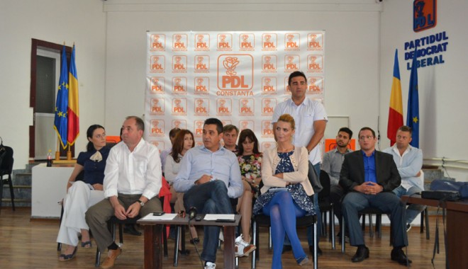Aproximativ 600 de persoane s-au înscris în PDL Constanța - pdlmembrinoicuresponsabilitati-1370180753.jpg