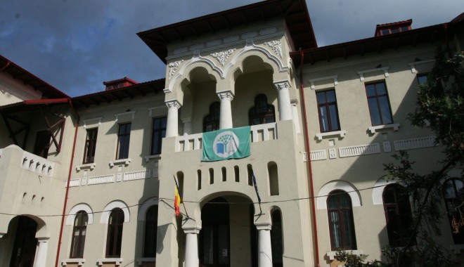 Peste 14.000 de elevi participă la Festivalului Național al Șanselor Tale - pedagogic316-1384691257.jpg