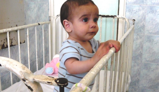 Unde mergem mai întâi când se îmbolnăvește cel mic - pediatrie1327512790-1327555130.jpg