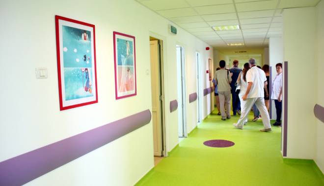UPDATE - FETIȚELE SIAMEZE NĂSCUTE LA CONSTANȚA, TRANSFERATE LA SPITALUL DE COPII 