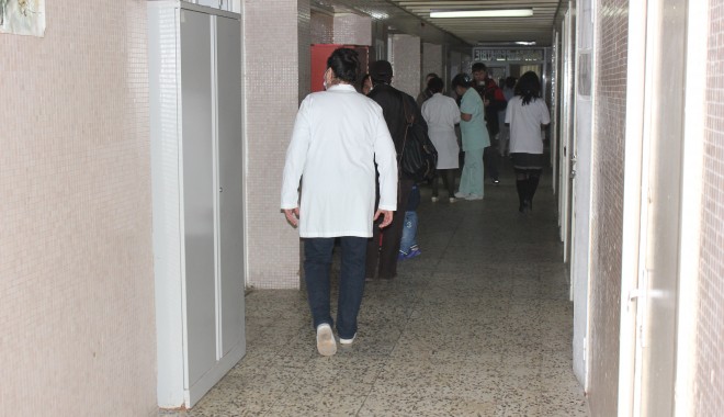 A crescut numărul cazurilor de infecții respiratorii și pneumonii în rândul constănțenilor - pediatriespital13-1361439156.jpg