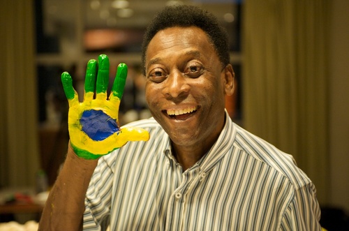 Marele fotbalist Pele a fost operat - pele771-1415953359.jpg