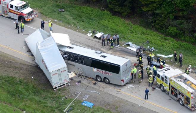 14 pelerini morți  într-un grav accident de autocar - pelerinimort-1458220253.jpg