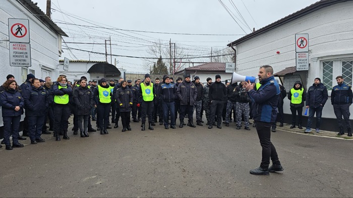 Victorie pentru mișcarea sindicală a polițiștilor de penitenciar din Constanța - penitenciarulpoartaalbaprotestza-1740132704.jpg