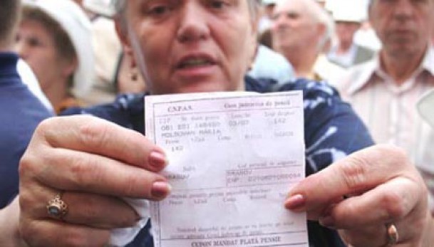 Pensia medie lunară a ajuns la 892 lei - pensiamedielunara-1441967803.jpg
