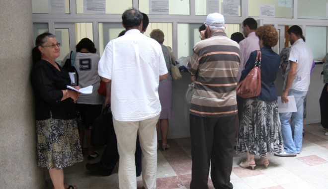 Banii pentru pensionari, abia la anul! - pensii-1347999784.jpg