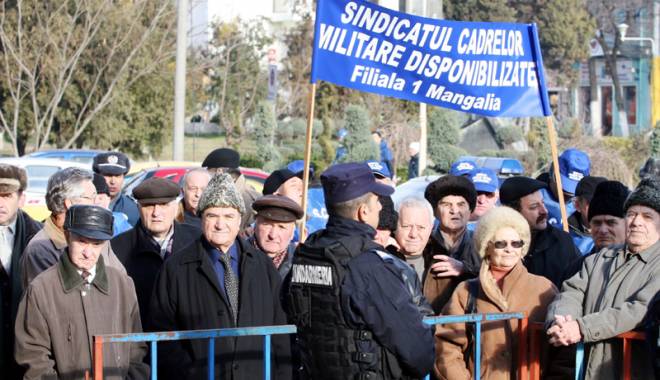 Cum se vor calcula pensiile militare. Diferențele de bani, plătite începând cu noiembrie 2016 - pensiimilitare-1457718823.jpg