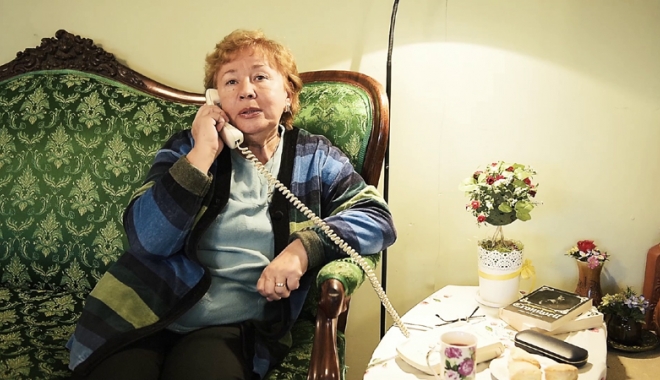 Pensionară apelată de escroci: 