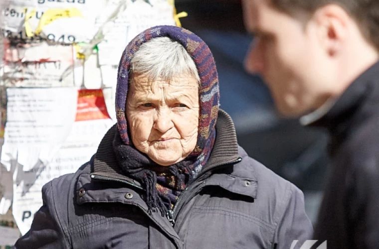 O pensionară, folosită drept paravan în schema Nordis. Avea peste 1.000 de transferuri în conturile sale
