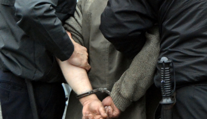 Îndemnați de sărăcie să fure alimente - pensionari-1492710932.jpg