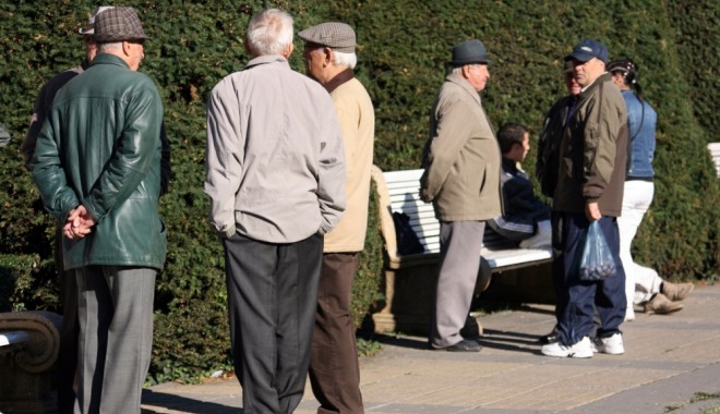 Românii îmbătrânesc mult mai repede decât restul europenilor. Suntem în TOP 5! - pensionari1135267587513545445281-1363778007.jpg