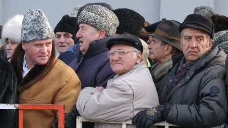 Pensiile și salariile bugetarilor vor fi înghețate la anul - pensionari40452900-1320756252.jpg