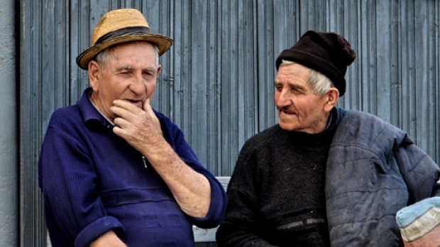 Pensia minimă garantată crește, de azi. Iată cât vor primi pensionarii - pensionari44593900-1488354644.jpg