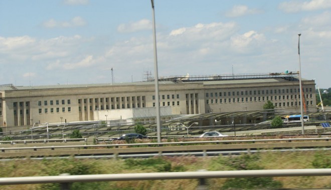 Angajații civili de la Pentagon vor intra două săptămâni în șomaj parțial - pentagon-1368553110.jpg