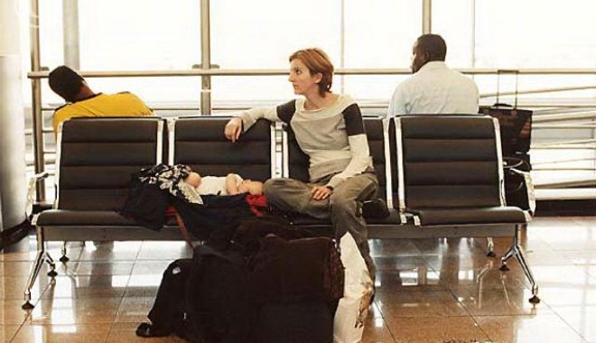 Ce faci dacă avionul întârzie să decoleze (1) - peopleinairportwaitingarea700005-1320703644.jpg