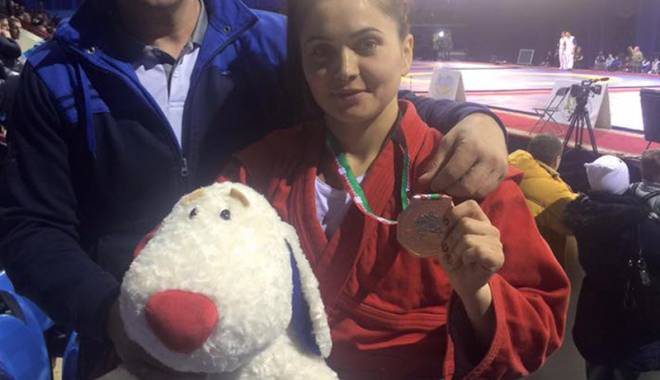 Pe podium la Open-ul de sambo de la Minsk. CS Farul are o luptătoare de fier - pepodium-1456163066.jpg