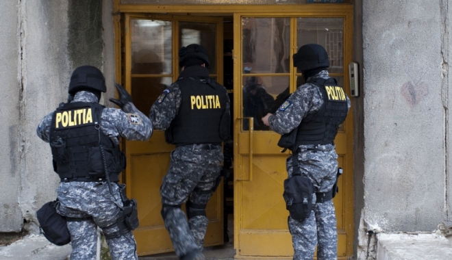 GRUPARE SPECIALIZATĂ ÎN FURTURI DIN LOCUINȚE, DESTRUCTURATĂ - perchezitii-1512634037.jpg