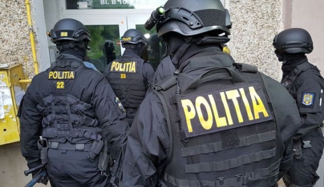 Percheziții în mai multe județe: O firmă este acuzată că a vândut în ultimii 4 ani reactivi pentru analize expirați - perchezitii-1625736185.jpg
