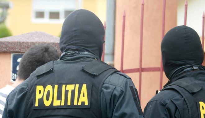 Petrecere între prieteni, încheiată cu scandal și percheziții - perchezitii-1625770491.jpg