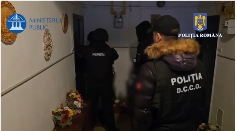 Zeci de percheziţii în mai multe județe vizând acţiuni împotriva ordinii constituţionale - perchezitii-1740553624.jpg