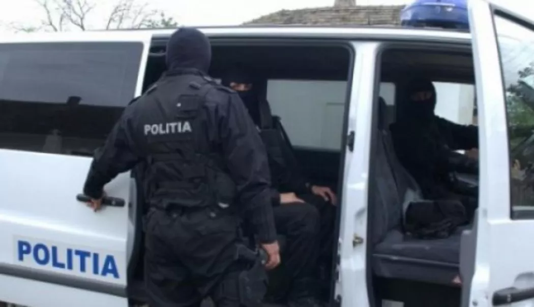 Patru bărbați, arestați după mai multe furturi. Sute de kilograme de cupru, descoperite la percheziții - perchezitii-1775539353.webp