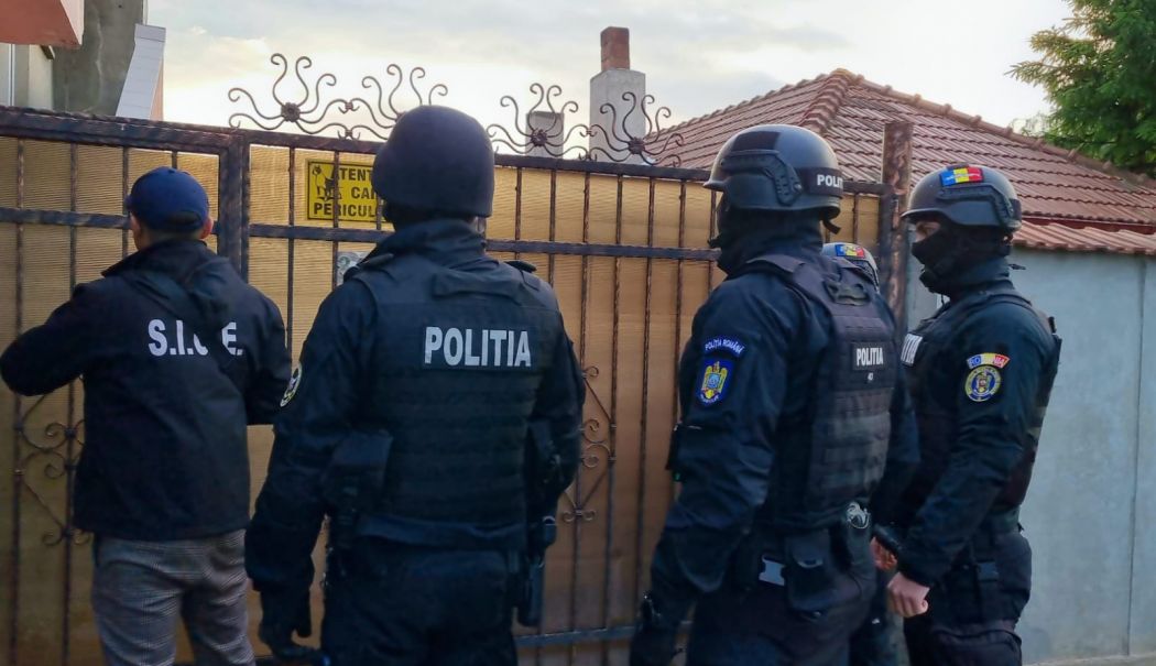 Procurorii DNA efectuează percheziții în Constanța - perchezitii-trei-dosare-1727261183.jpg