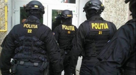 Afacere ilegală de amploare. Droguri vândute ani la rând, descoperite de polițiști - perchezitii315433900-1775453720.webp