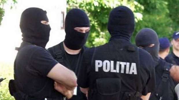 Un francez ce aducea emigranți din Sri Lanka în România, în atenția DIICOT - perchezitiicugetliberro60944600-1359112279.jpg