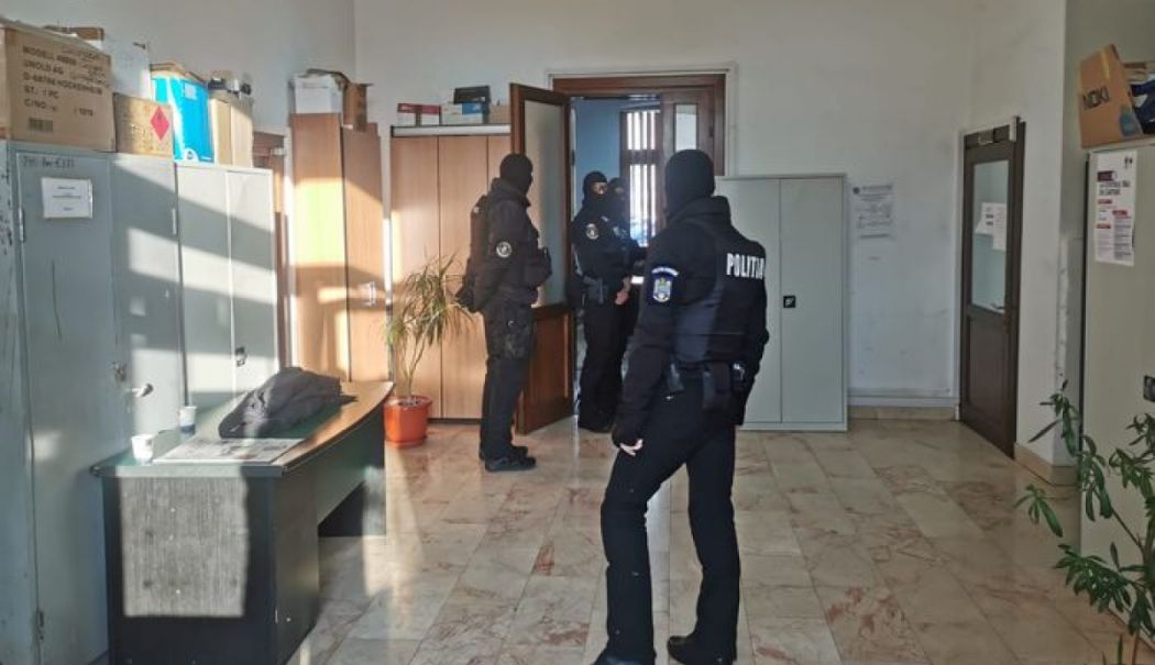 Percheziții DNA la Primăria Iași. Procurorii ridică mai multe documente - perchezitiidiicotlaprimariaiasi-1750147338.jpeg