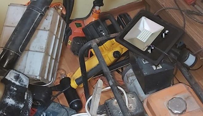 Zeci de percheziții pentru prinderea unei bande de infractori - perchezitiifurturisursapolitiaro-1583962395.jpg