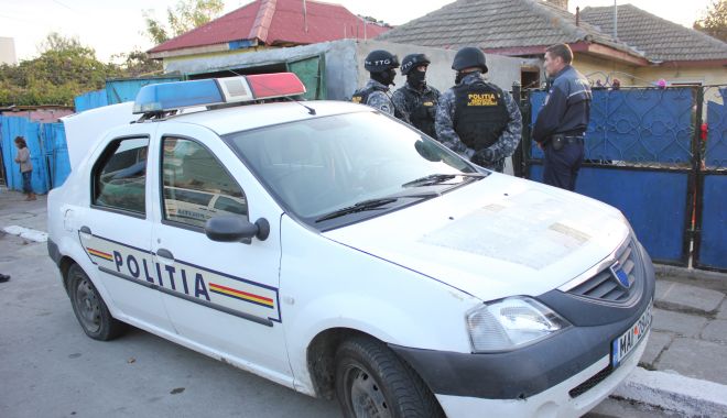 Grupare de proxeneți, băgată după gratii - perchezitiiproxeneti-1593704899.jpg