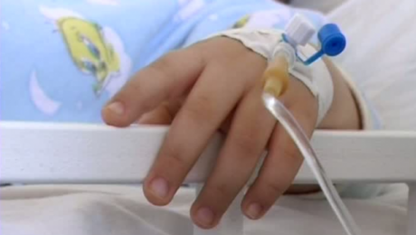 O fetiță cu sindrom hemolitic uremic a murit. DSP declanșează o anchetă - perfuziespitalcopil42262000-1556979606.jpg