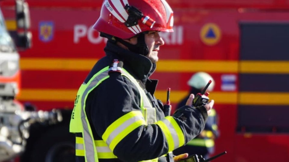 Panică într-un bloc! 15 locatari evacuați după avarierea unei conducte de gaz - pericol-explozie-1775477888.webp