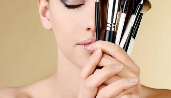 Pericolele din produsele cosmetice - pericolecosmetice-1377274352.jpg