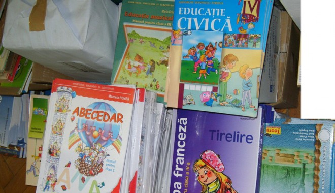 Pericolul care pândește manualele școlare - pericolulcarepandeste-1406743633.jpg