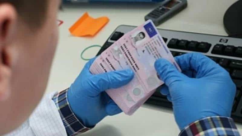 Ce a pățit un bărbat care a mers la Poliție să-și schimbe permisul auto - permisdeconducere-1737459272.jpg